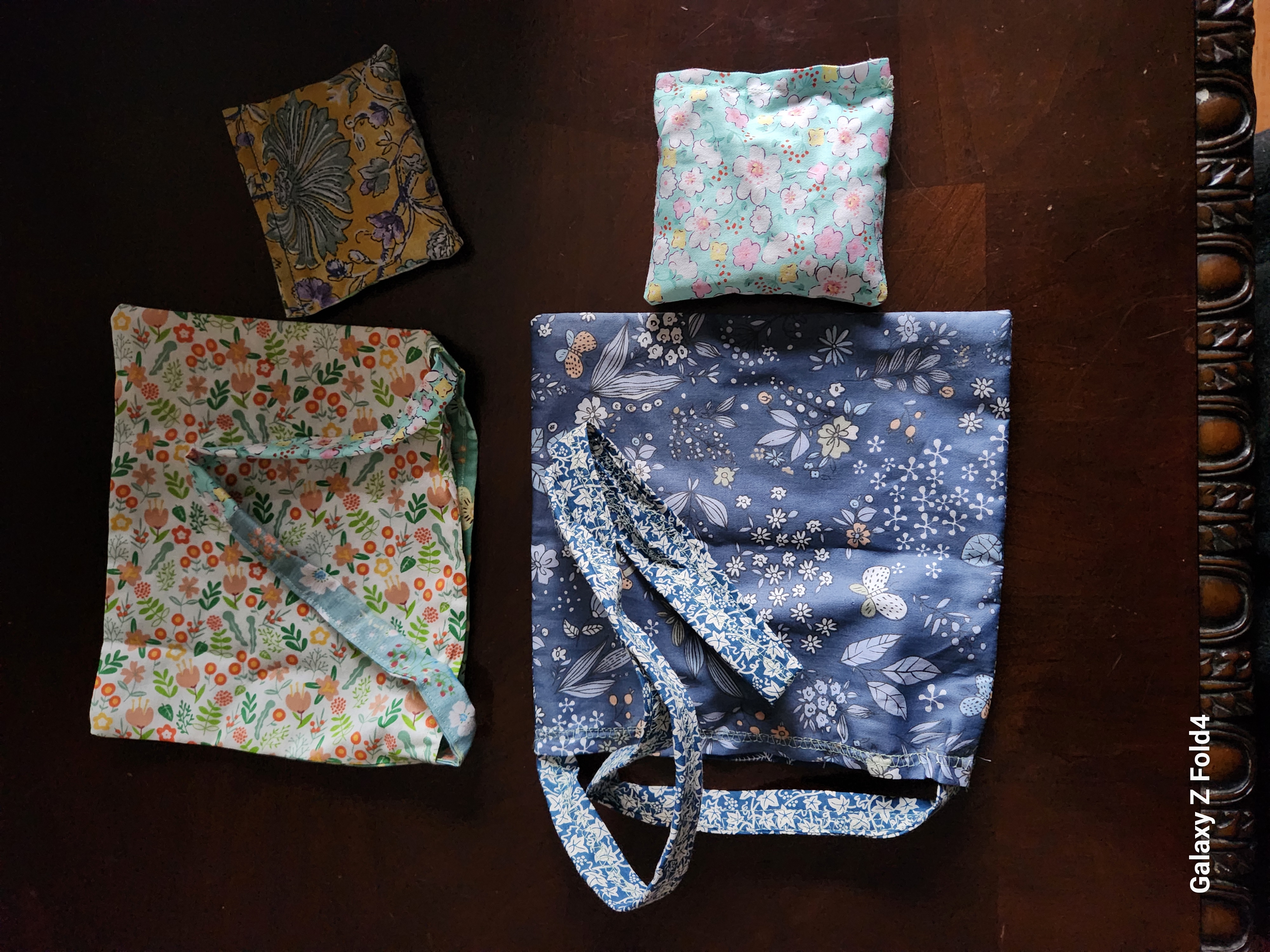 Fabric%20bags%20and%20lavender%20sachets%201